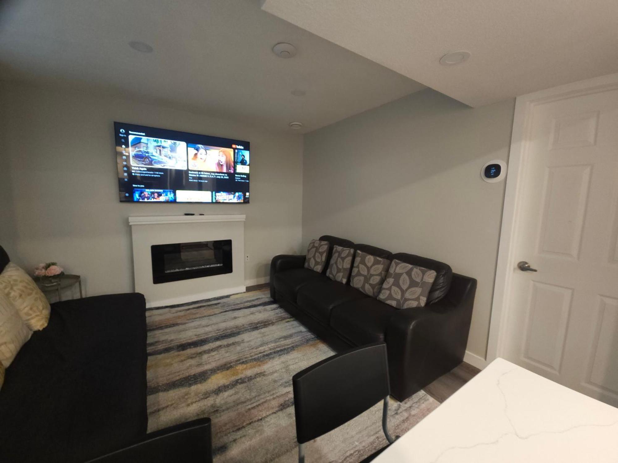 Cozy 2 Bedroom Suite, Queen Beds, Near The Airport Edmonton Extérieur photo