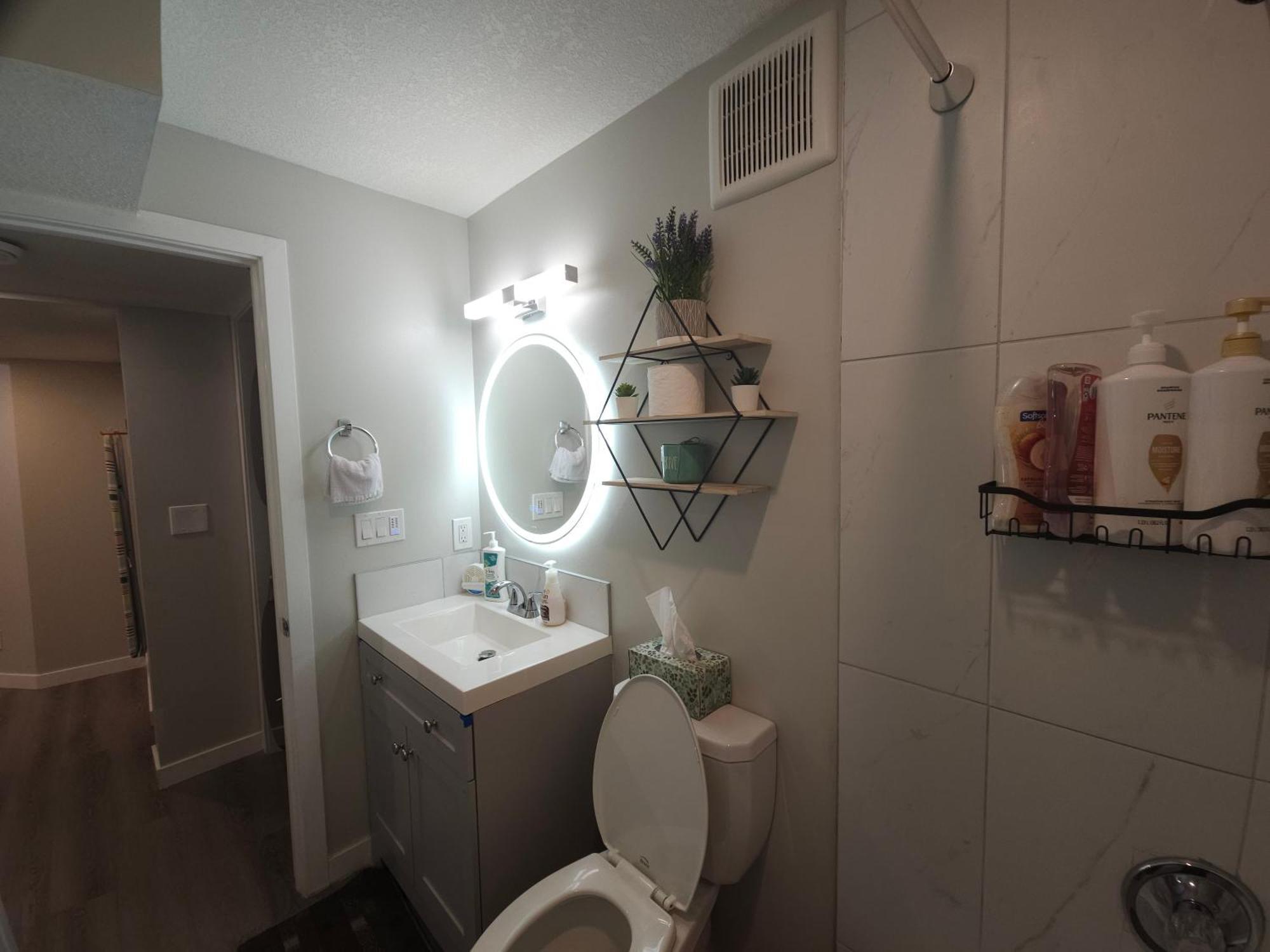 Cozy 2 Bedroom Suite, Queen Beds, Near The Airport Edmonton Extérieur photo