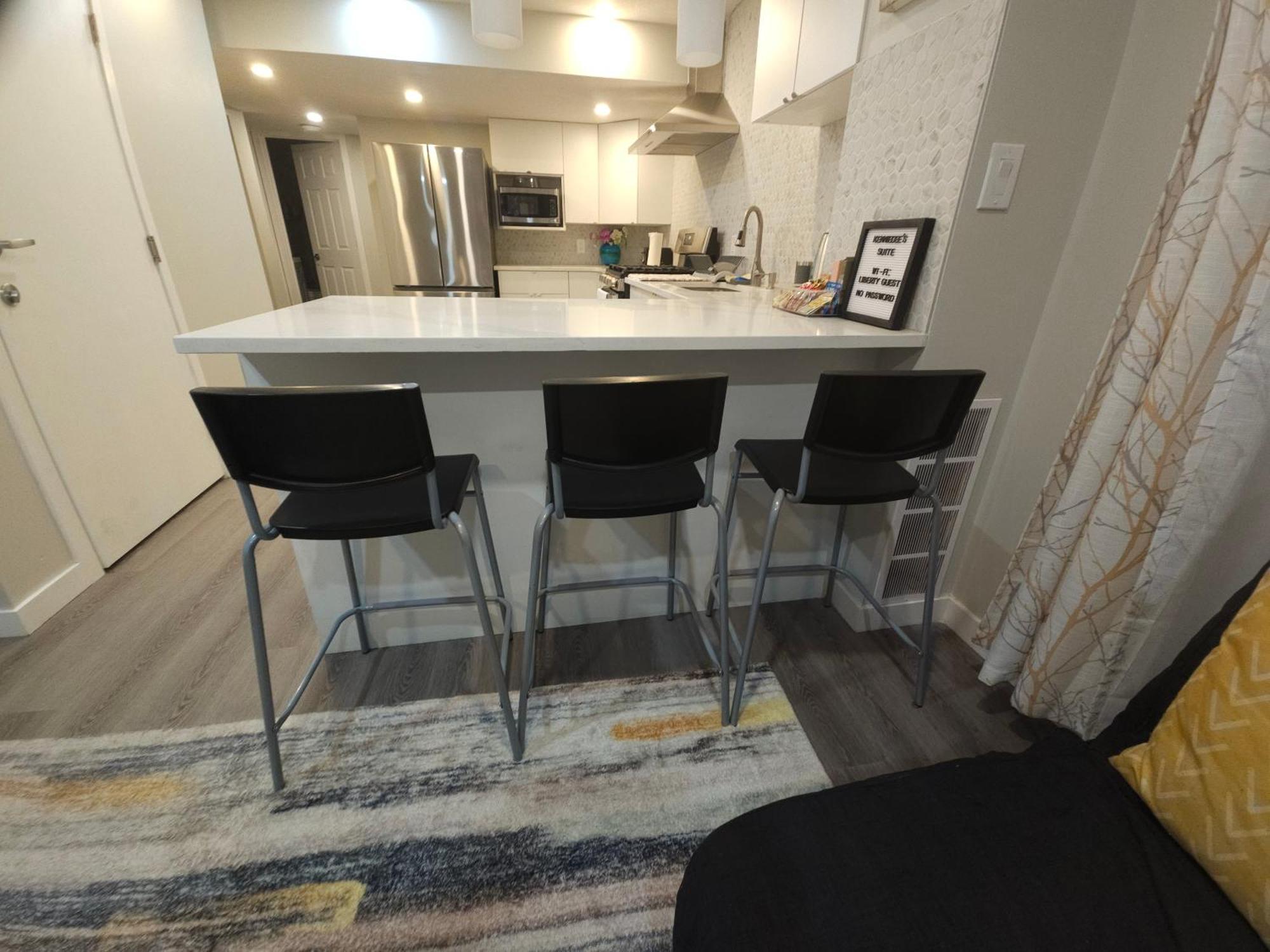 Cozy 2 Bedroom Suite, Queen Beds, Near The Airport Edmonton Extérieur photo